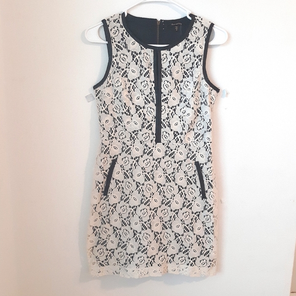 Max & Riley Bodycon Dress; Ivory Lace Over Black - NWT - Picture 4 of 5